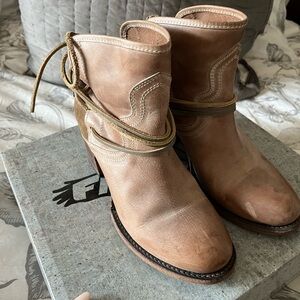 Freebird Casey Boots Size 9